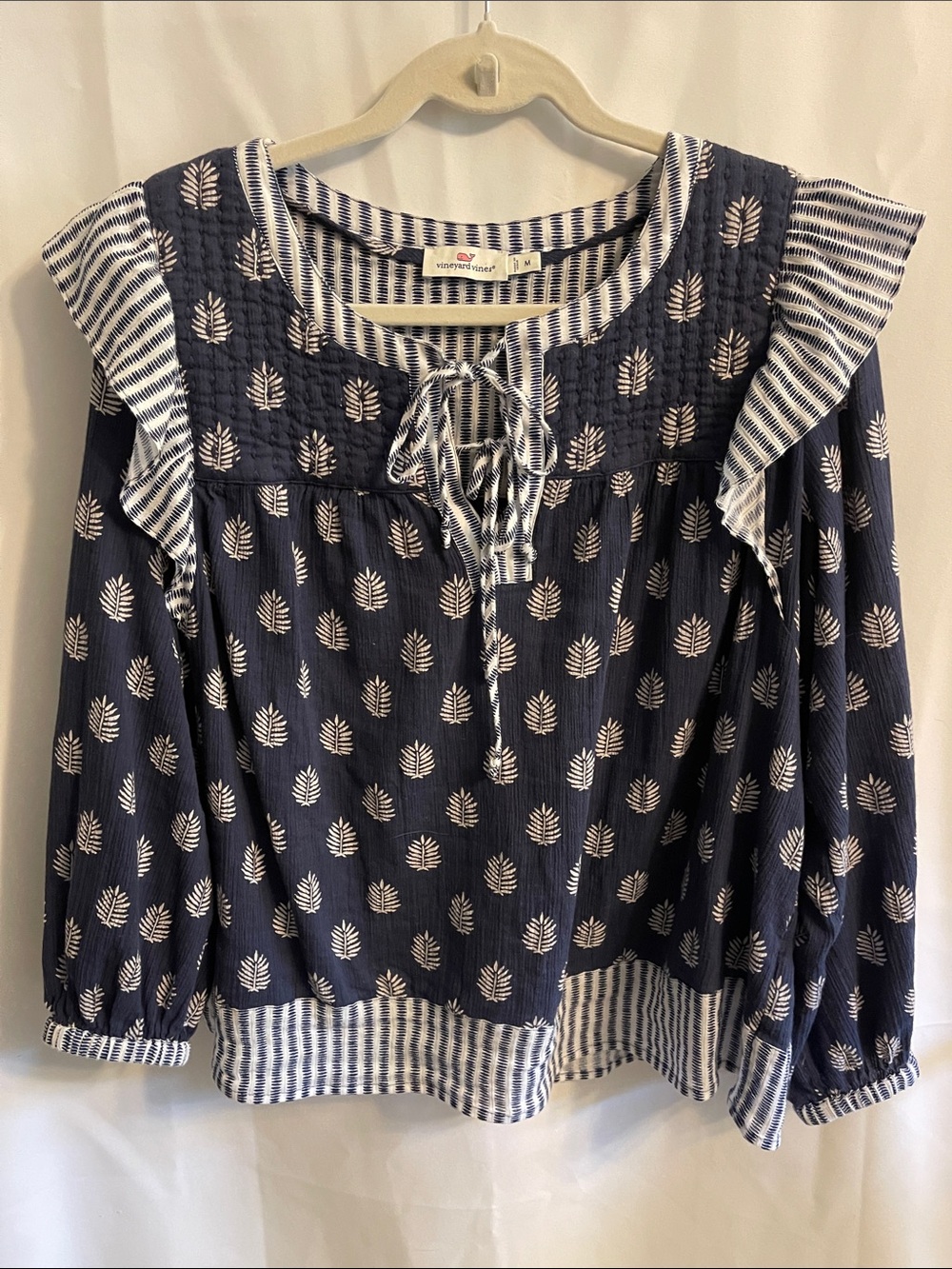 Vineyard Vines Navy and White Leaf-Print Peasant Ruffle Top
